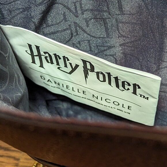 Danielle Nicole Harry Potter Hufflepuff gold sequin necktie envelope handbag - Picture 6 of 9